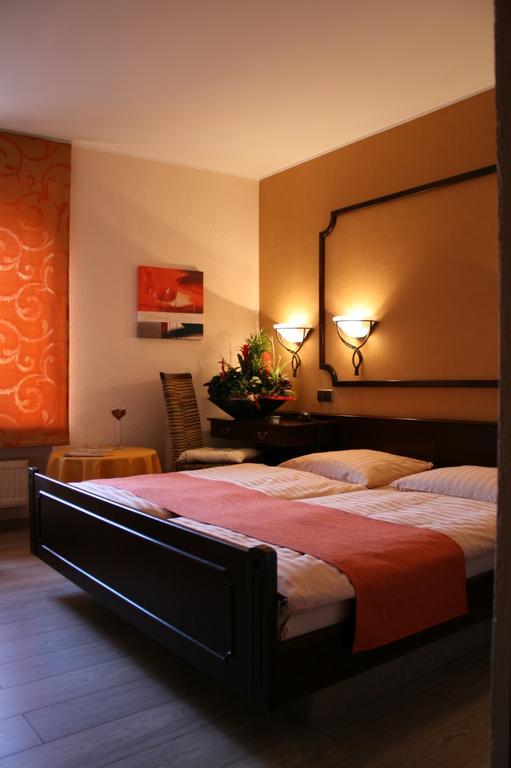 Le Pavillon Otel Echternach Oda fotoğraf